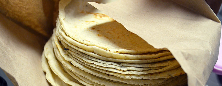 Subir dos pesos al kilo de tortilla es irreal: Bosco de la Vega
